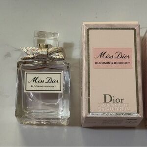 Christian Dior Miss Dior Blooming Bouquet
MINIATURE 5ml Authentic Perfume